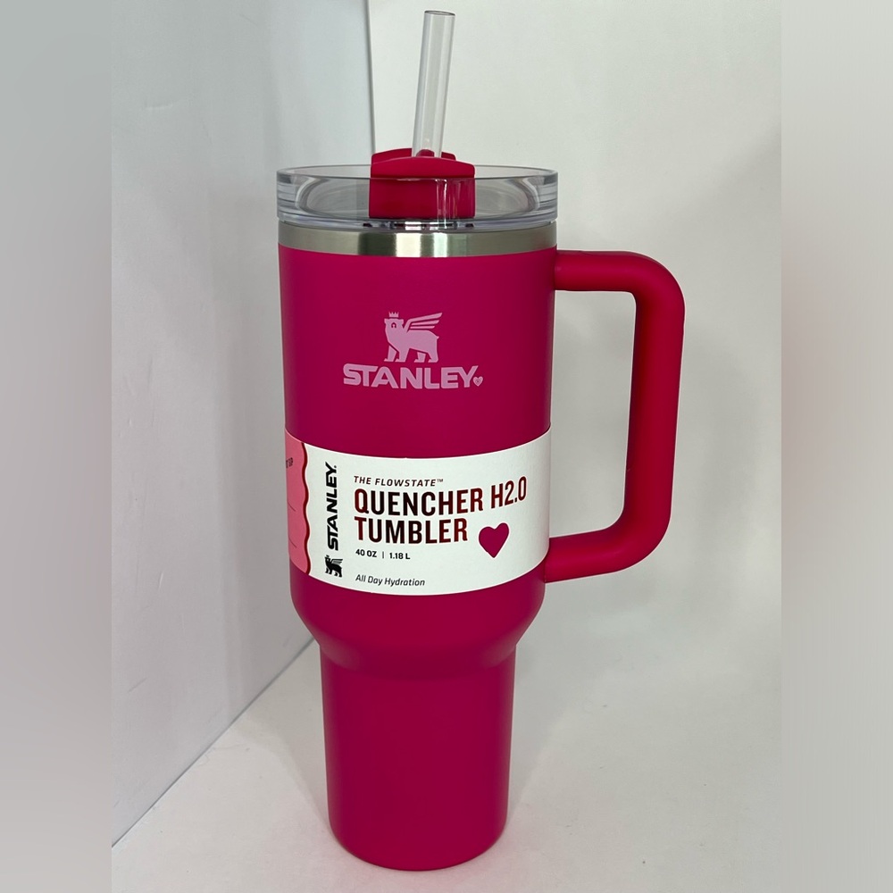 Stanley Cosmo Pink Valentines Day Heart 40 oz H2.0 Flowstate Quencher Tumbler